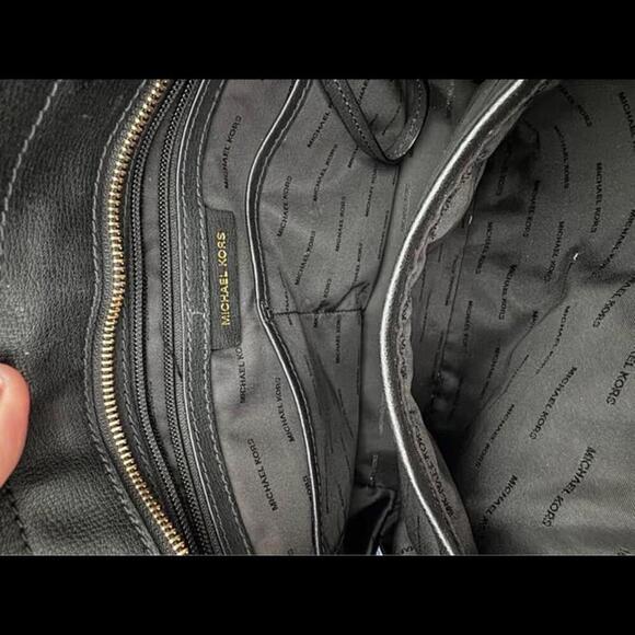 MICHAEL KORS Rivington Stud Black Tote Bag - Picture 6 of 6